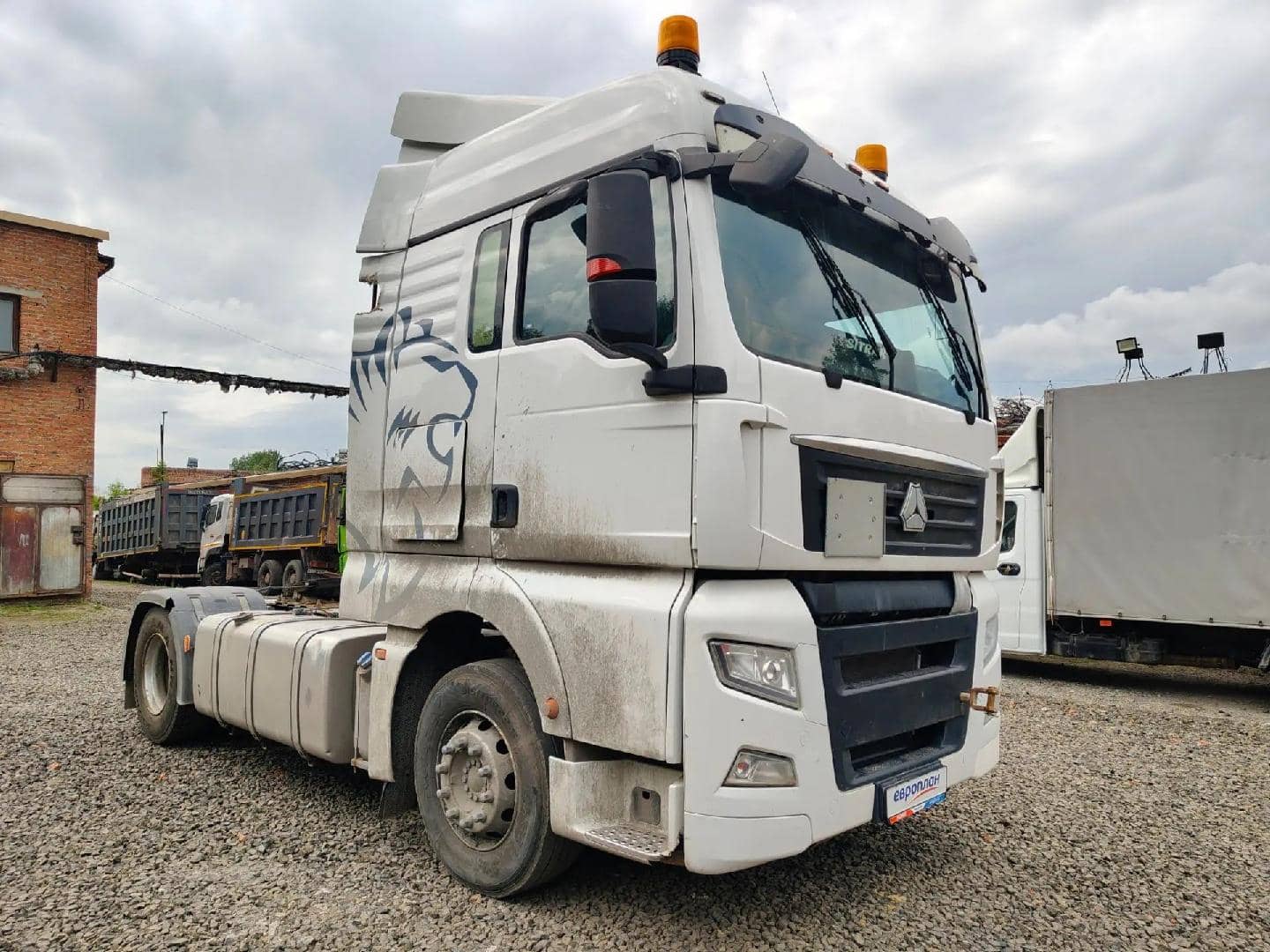 Sitrak C7H 4x2 ZZ4186V361HE,  444 316 км, 2023 года в лизинг