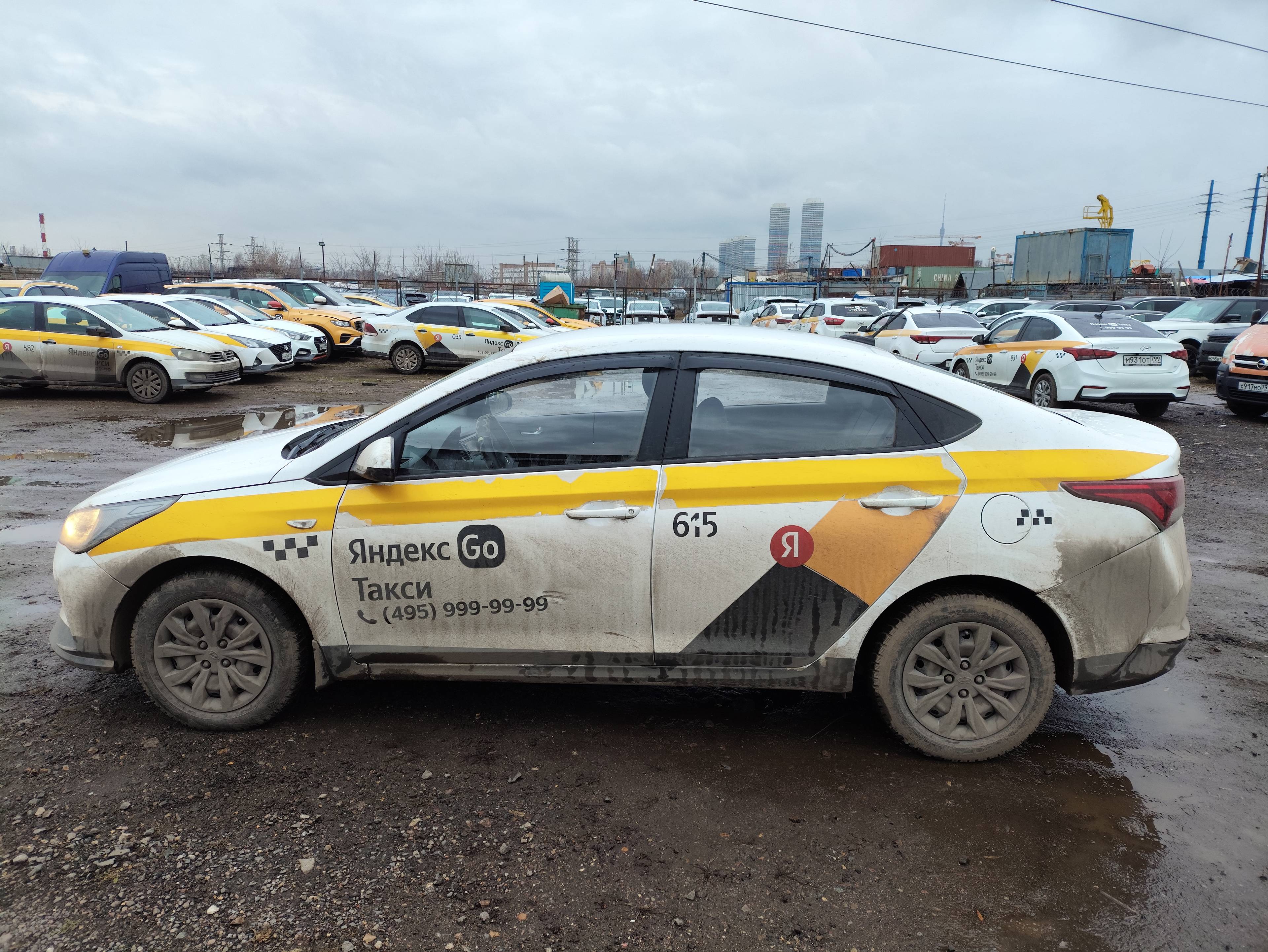 Hyundai Solaris,  255 495 км, 2021 года в лизинг