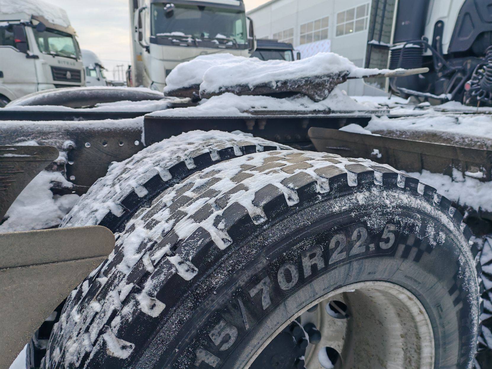 Shacman SX4188YY381,  321 273 км, 2023 года в лизинг