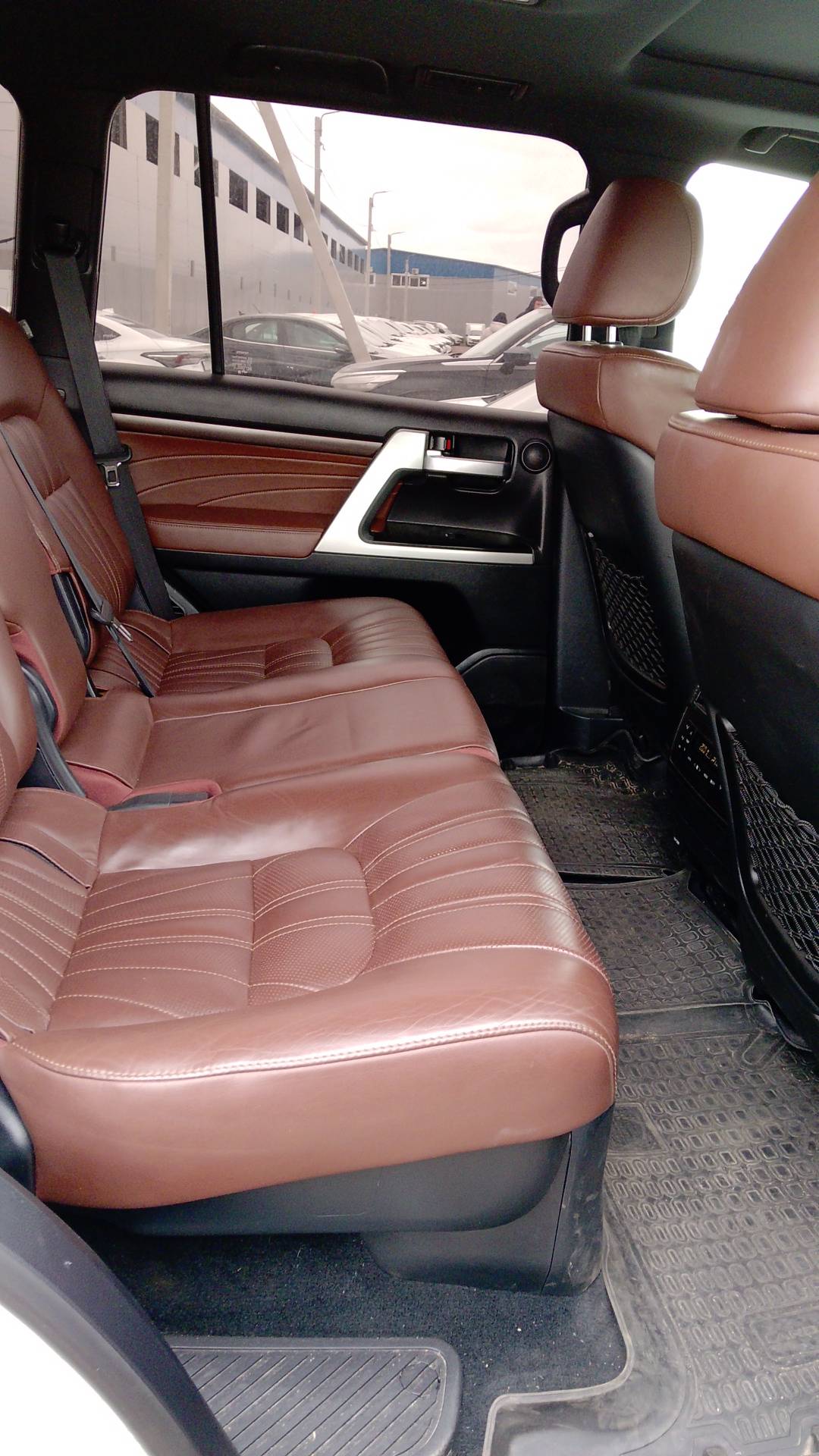 Toyota Land Cruiser 200,  232 801 км, 2017 года в лизинг