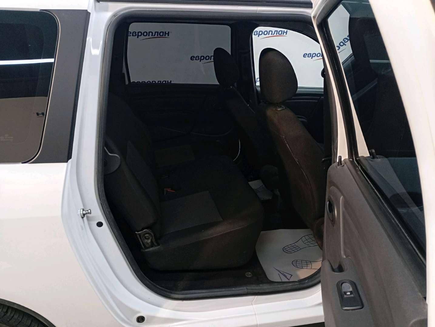 Lada Largus универсал,  29 203 км, 2025 года в лизинг