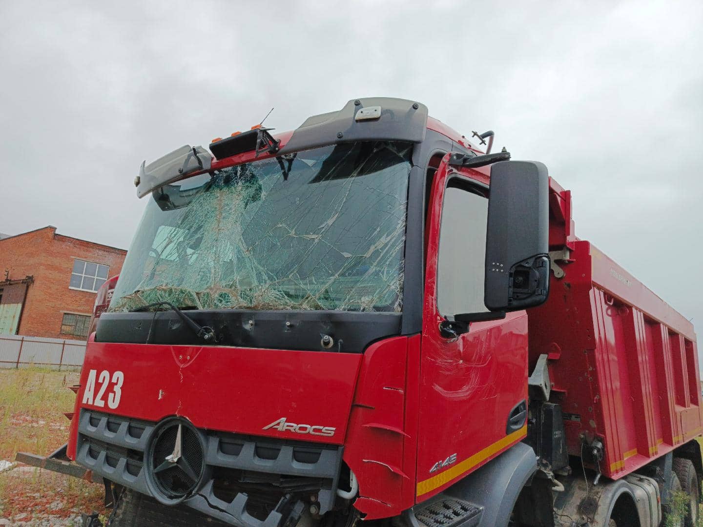 Mercedes-Benz Arocs 4145 K ,  214 500 км, 2021 года