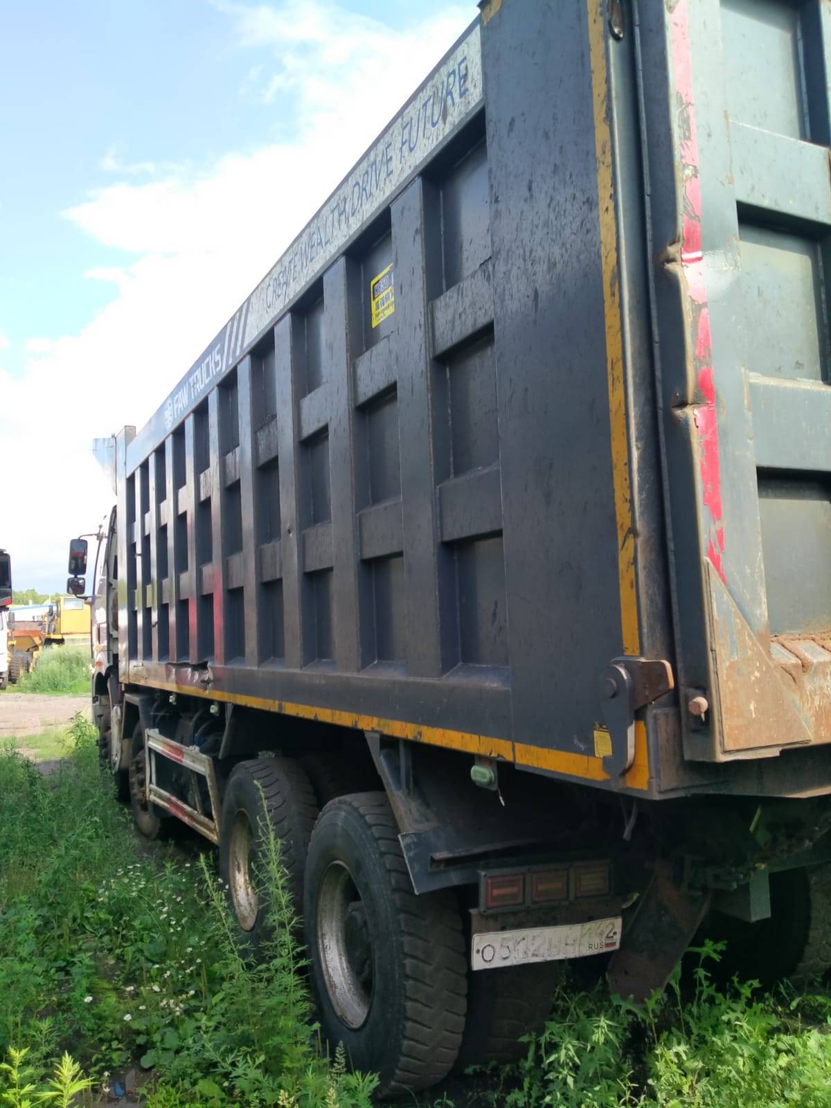 FAW CA3310P66K24T4E4 8x4 (E4),  128 206 км, 2022 года в лизинг