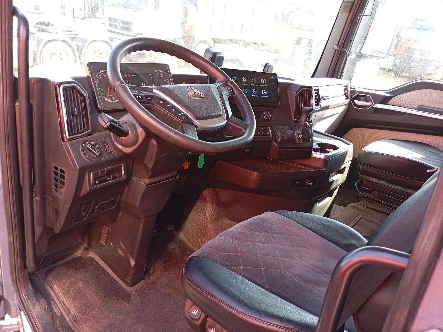 Sitrak С7Н MAX 6×4 ZZ4256V364HE,  150 000 км, 2023 года в лизинг