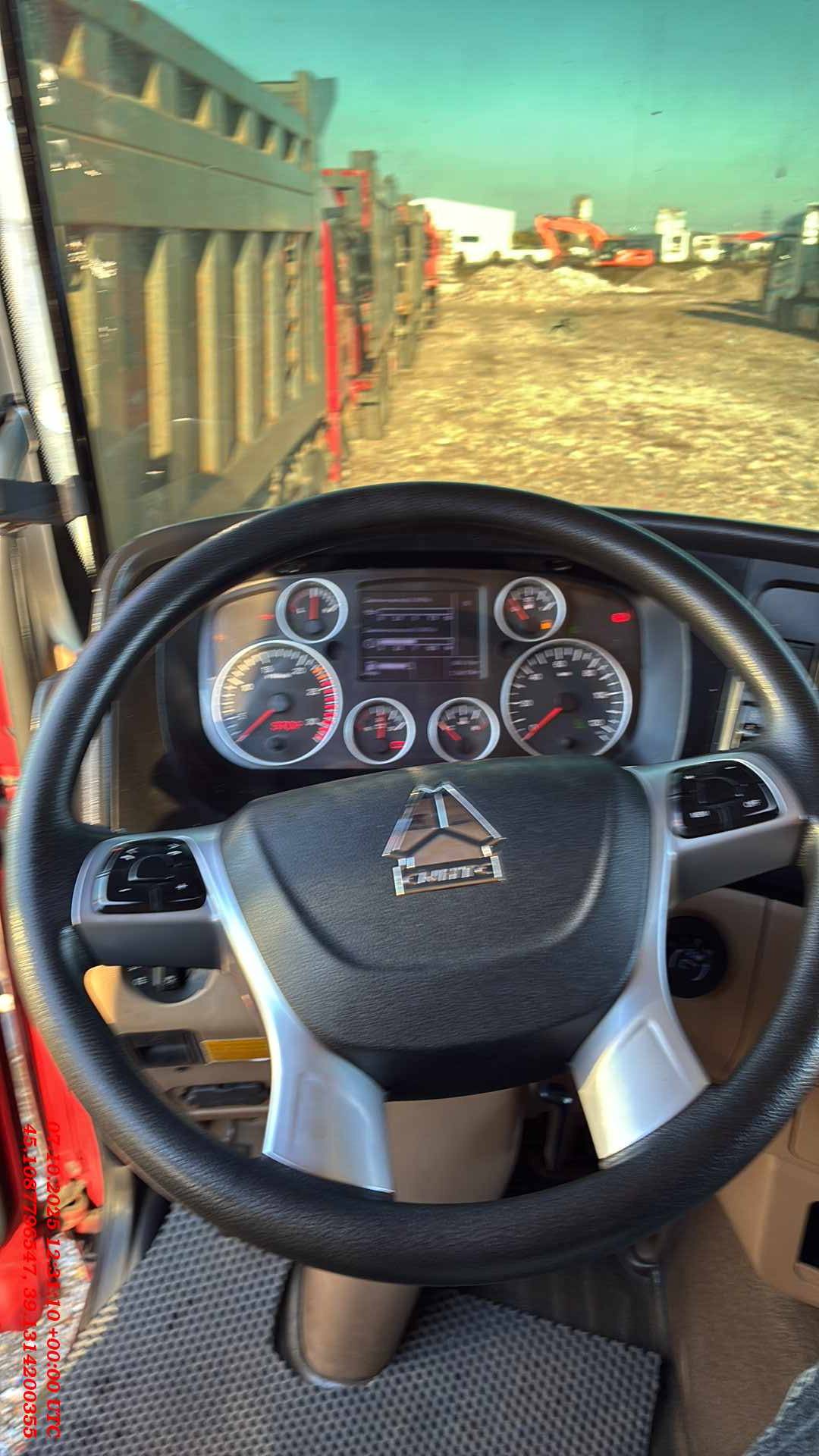 HOWO ZZ3317V386GE1 8х4,  126 657 км, 2022 года в лизинг