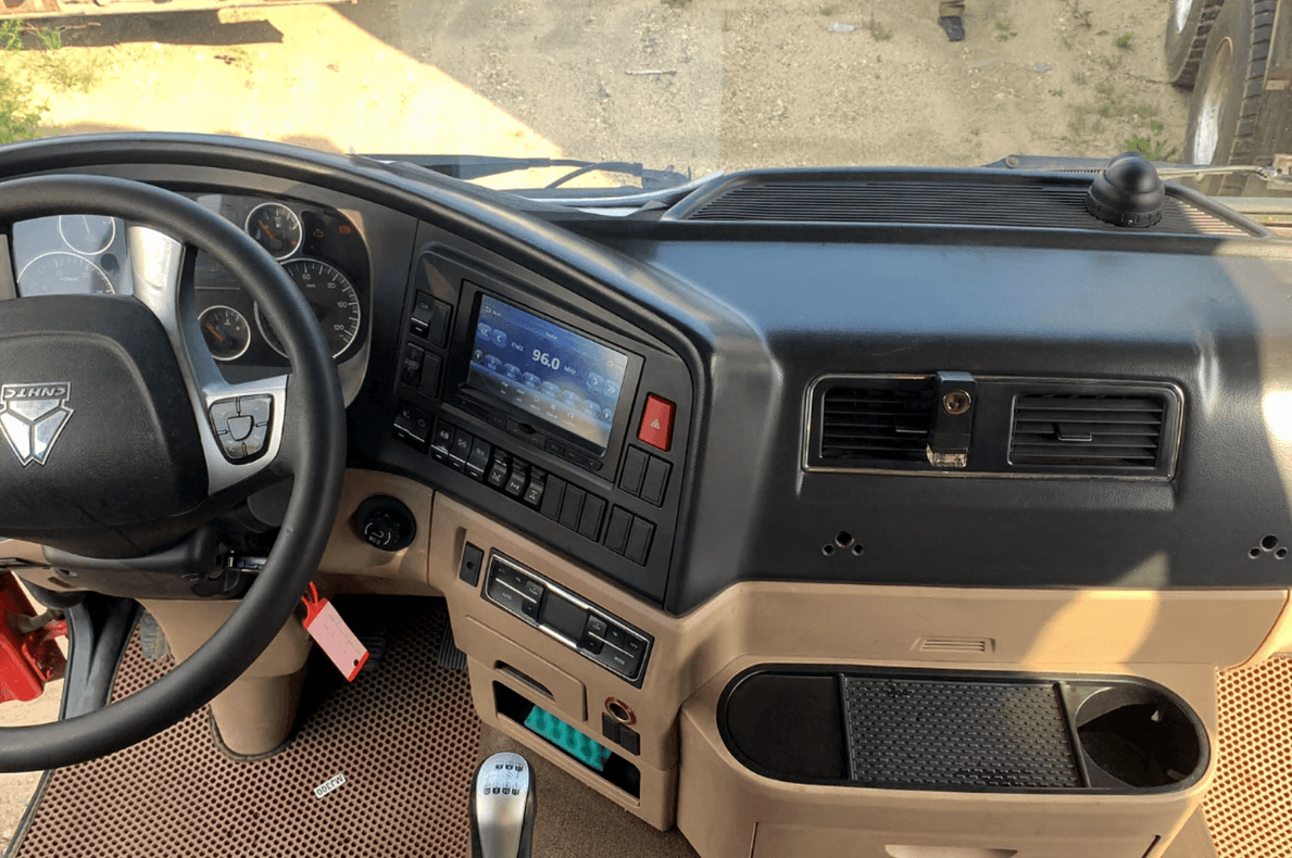 HOWO ZZ3317V386GE1 8х4,  269 394 км, 2022 года в лизинг