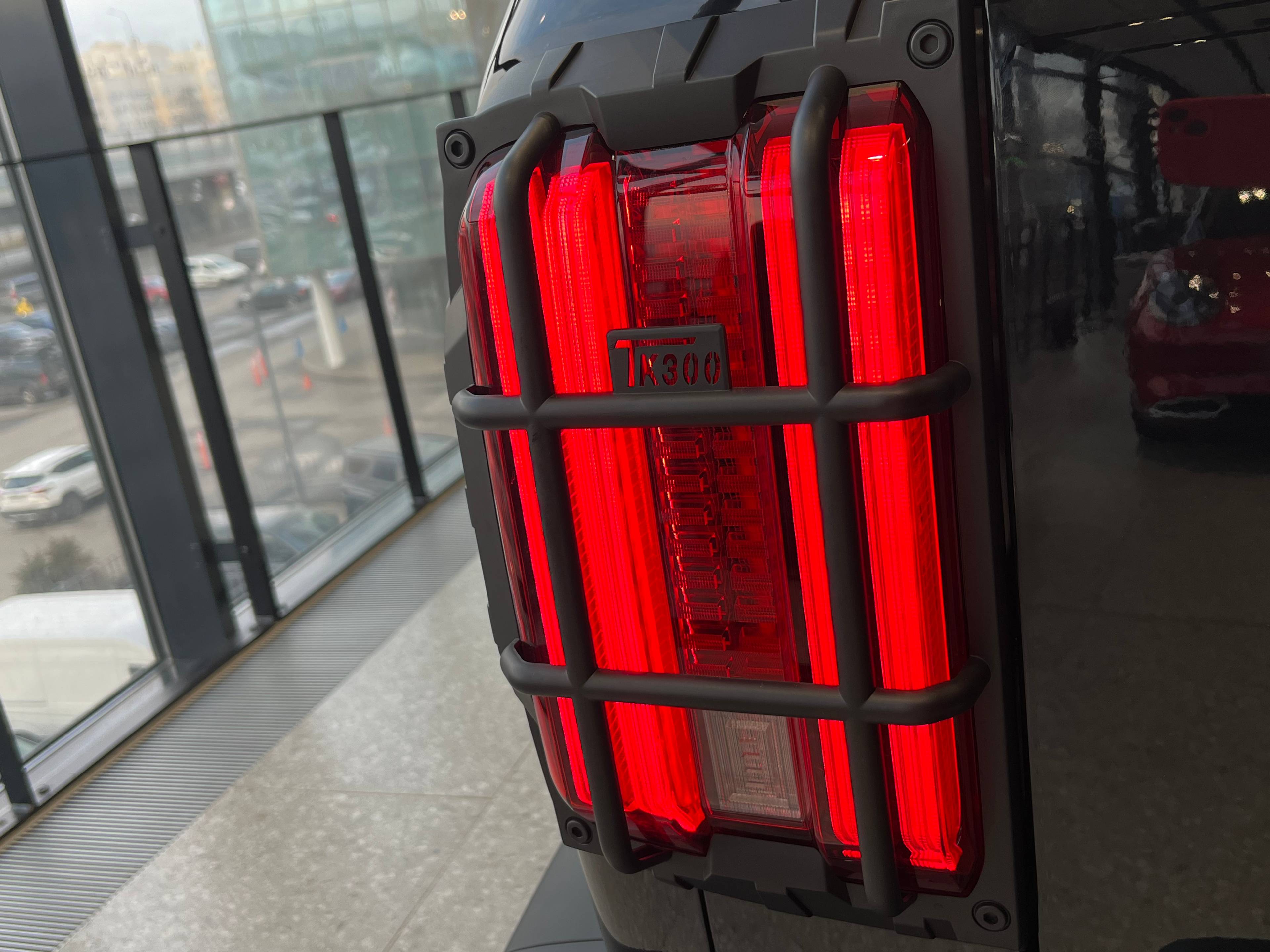 Tank 300 Premium 2.0 8AT 4WD