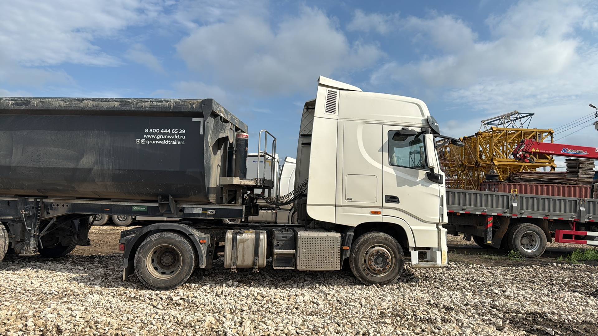 DongFeng DFH4180 4x2,  405 706 км, 2023 года в лизинг