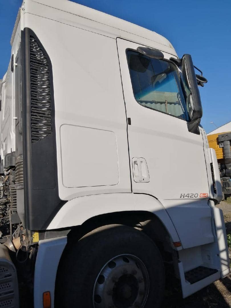 Hyundai XCIENT QZ 6х4,  207 326 км, 2018 года в лизинг