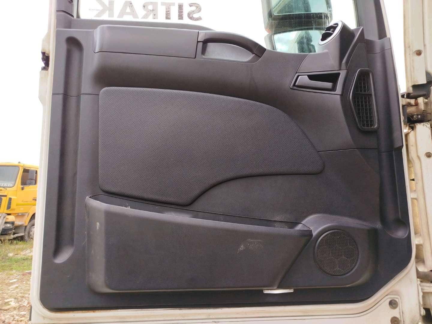 Sitrak C7H 4x2 ZZ4186V361HE,  618 371 км, 2022 года в лизинг
