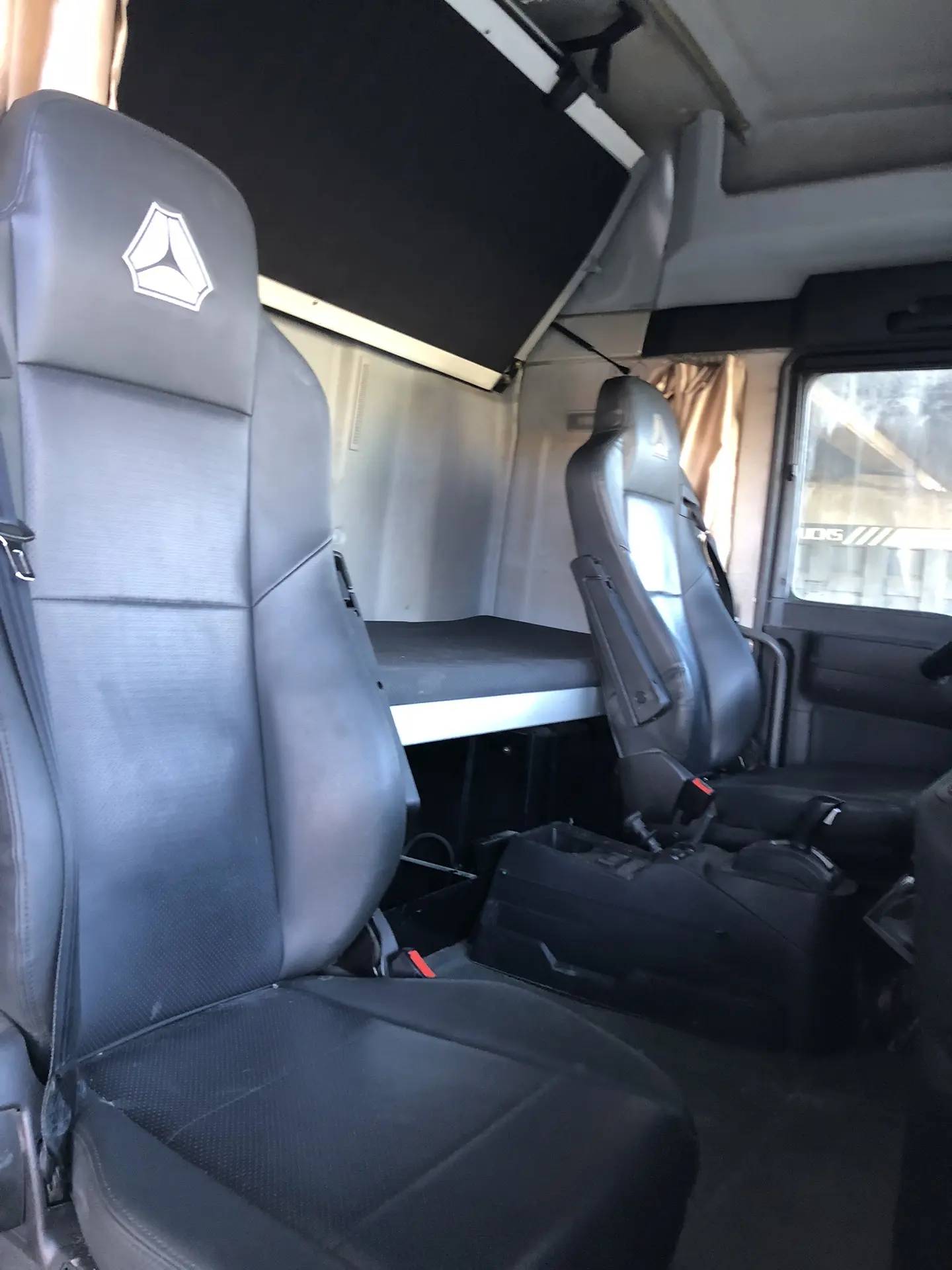 Sitrak C7H 4x2 ZZ4186V361HE,  369 933 км, 2023 года в лизинг