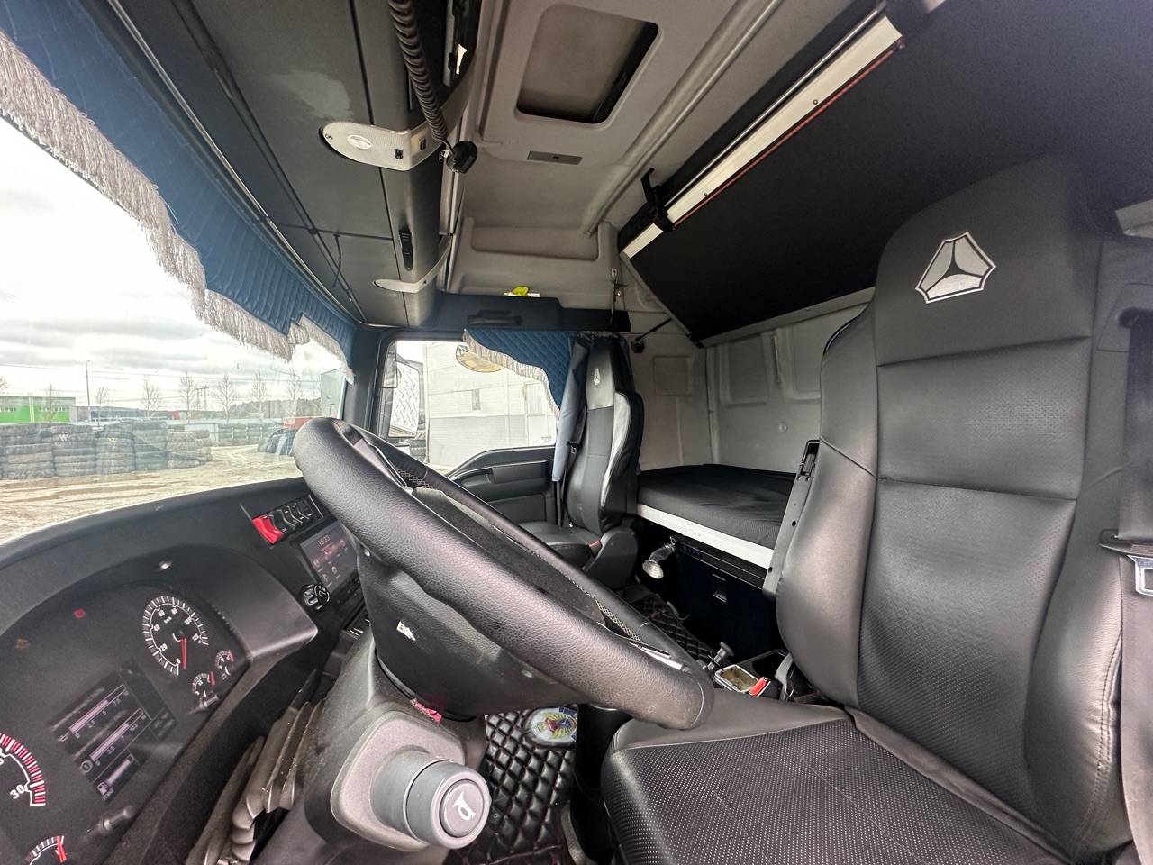 Sitrak C7H 4x2 ZZ4186V361HE,  421 770 км, 2022 года в лизинг