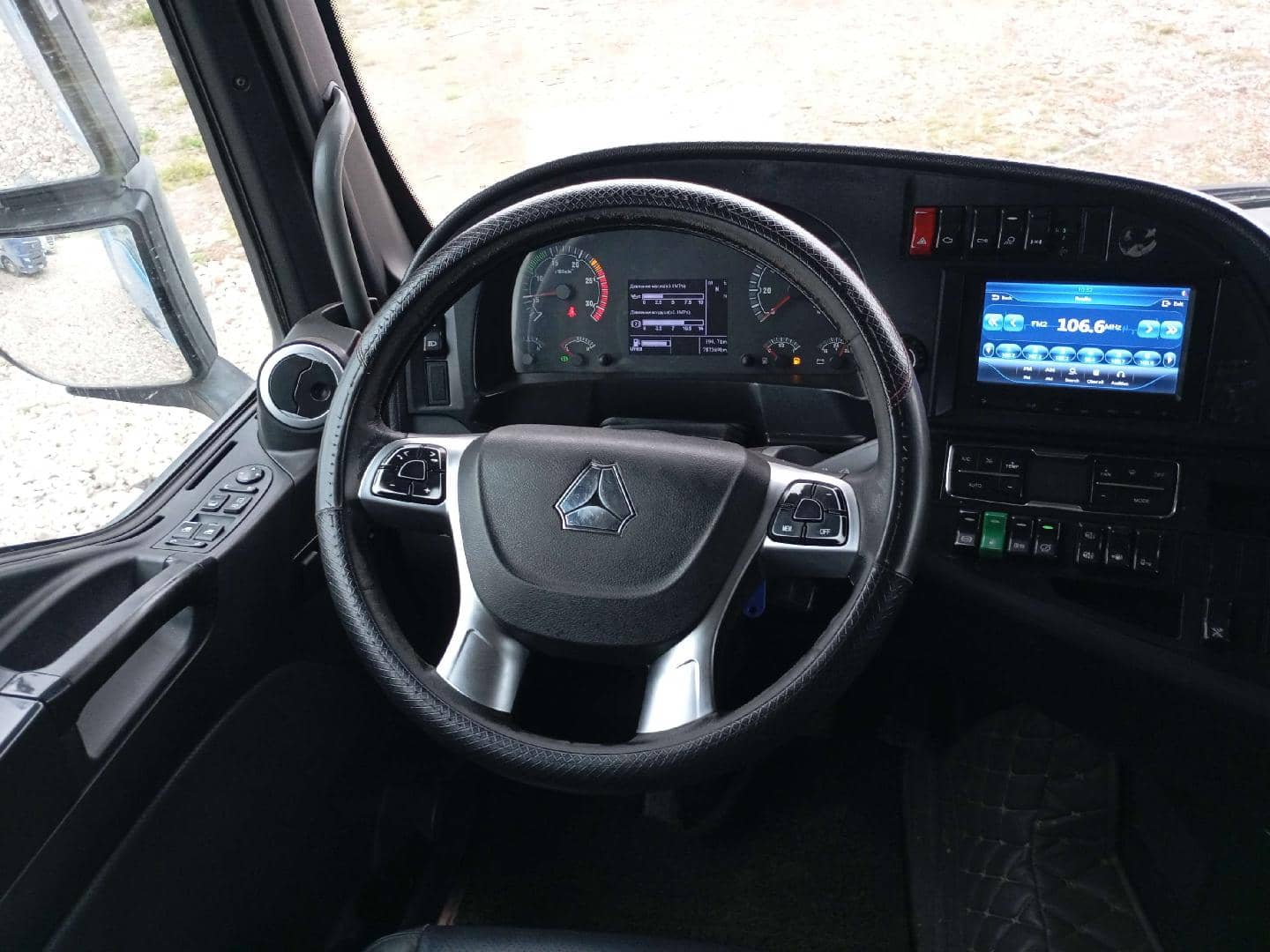 Sitrak C7H 4x2 ZZ4186V361HE,  787 369 км, 2022 года в лизинг