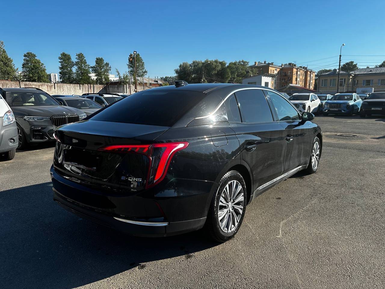 Hongqi E-QM5,  50 000 км, 2022 года в лизинг