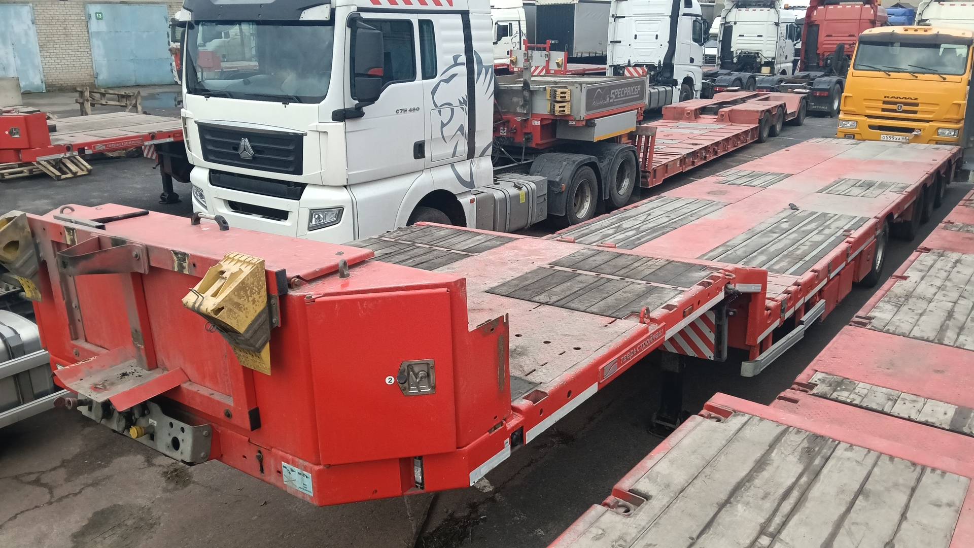 Тверьстроймаш Низкорамный полуприцеп 993941-AL48, 2023 года в лизинг