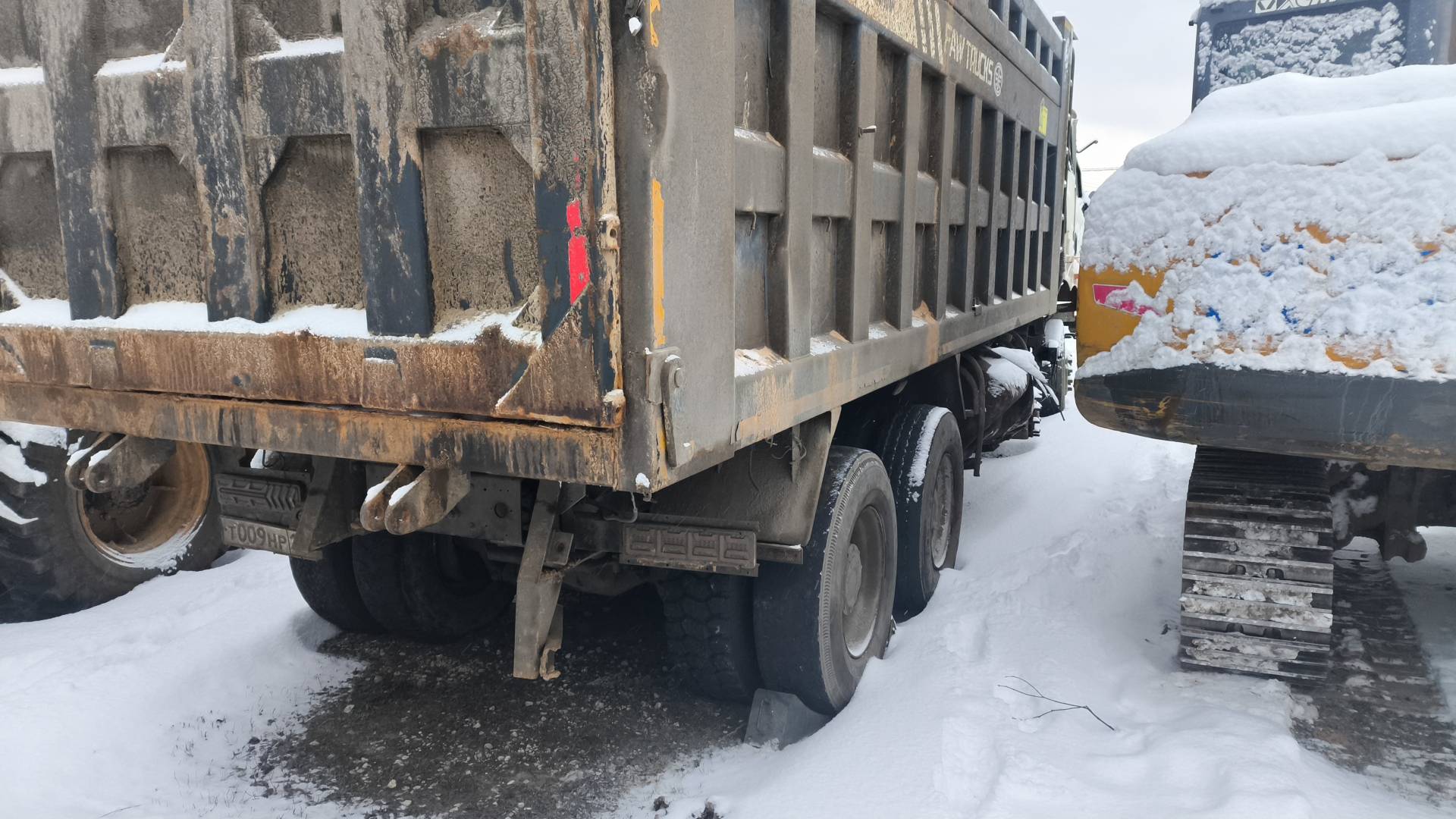 FAW CA3311P66K24T4E5 8х4,  100 000 км, 2022 года