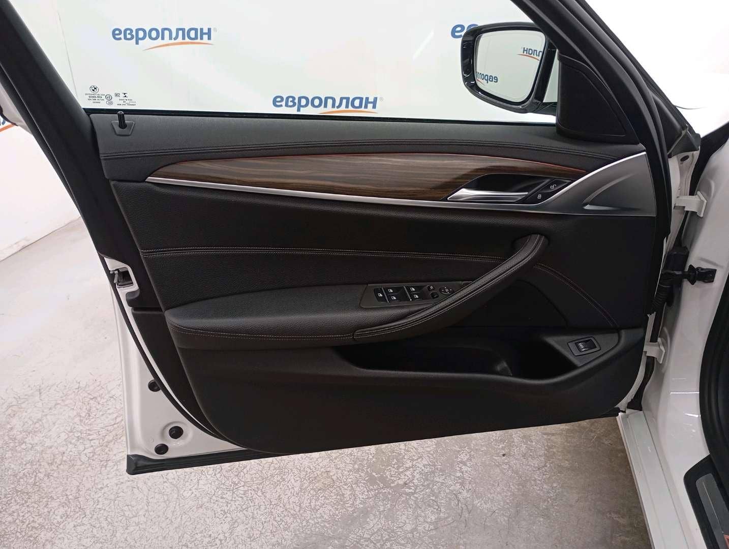 BMW 5 серия,  159 732 км, 2019 года в лизинг
