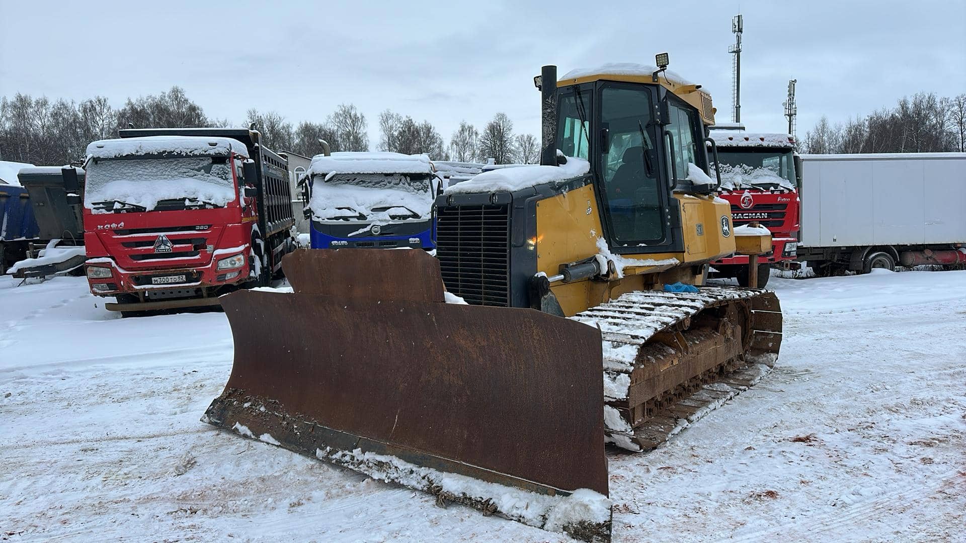 John Deere 700J-II