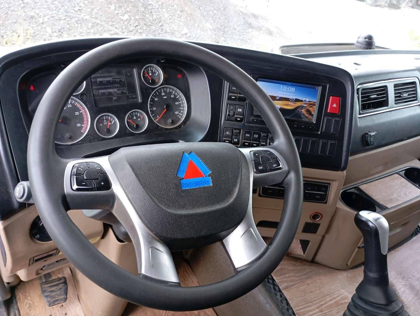 HOWO ZZ3256V384GE 6x4,  110 361 км, 2024 года в лизинг