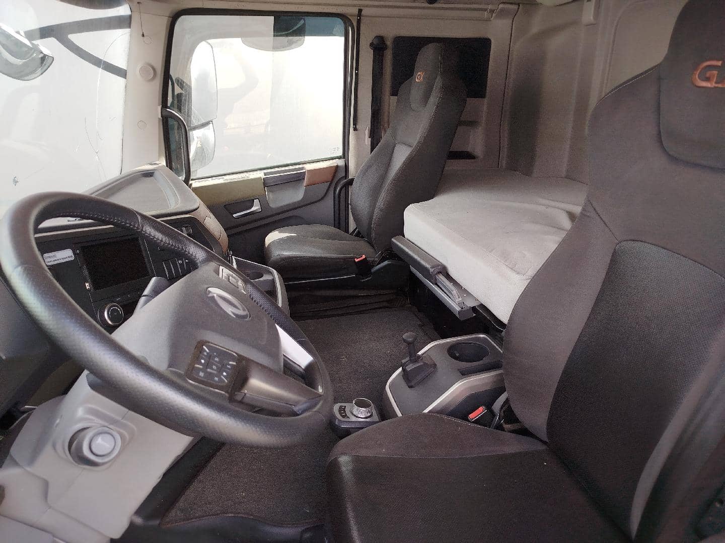 DongFeng GX DFH4180 4x2,  725 987 км, 2023 года в лизинг