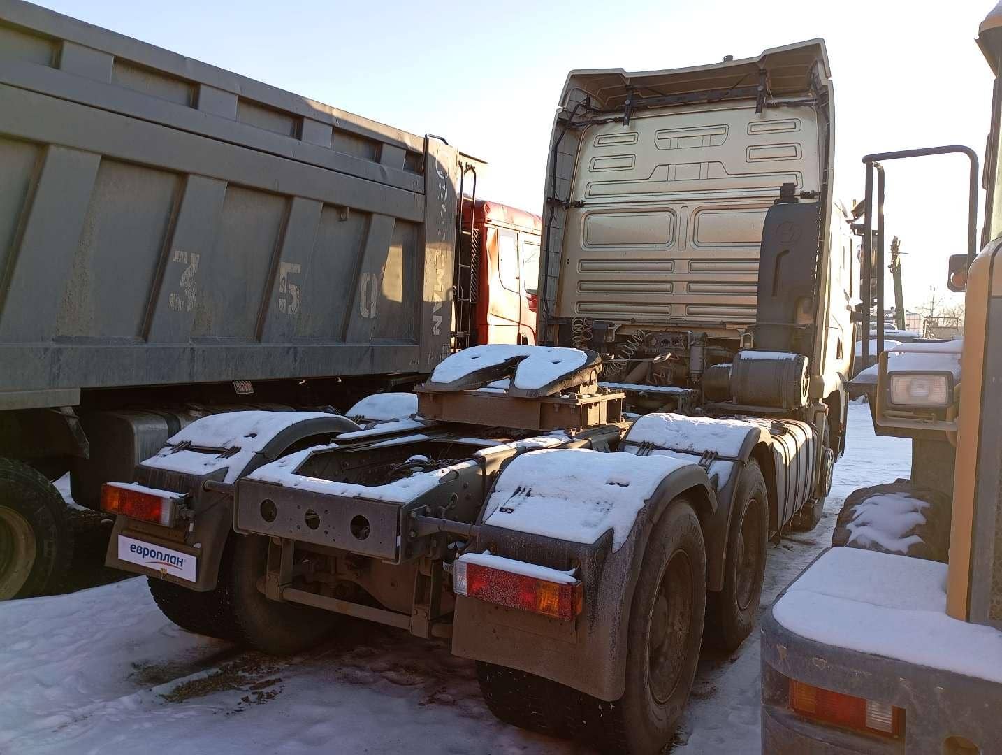 Shacman SX42584W324C,  170 847 км, 2022 года в лизинг