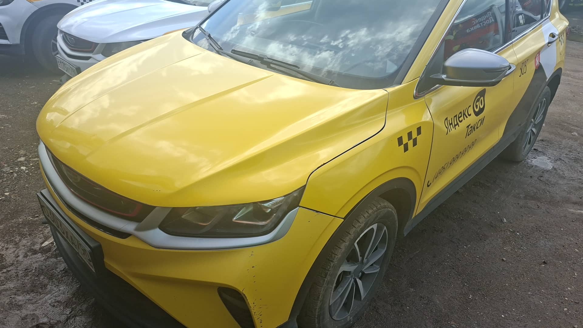Geely Coolray,  100 000 км, 2023 года в лизинг