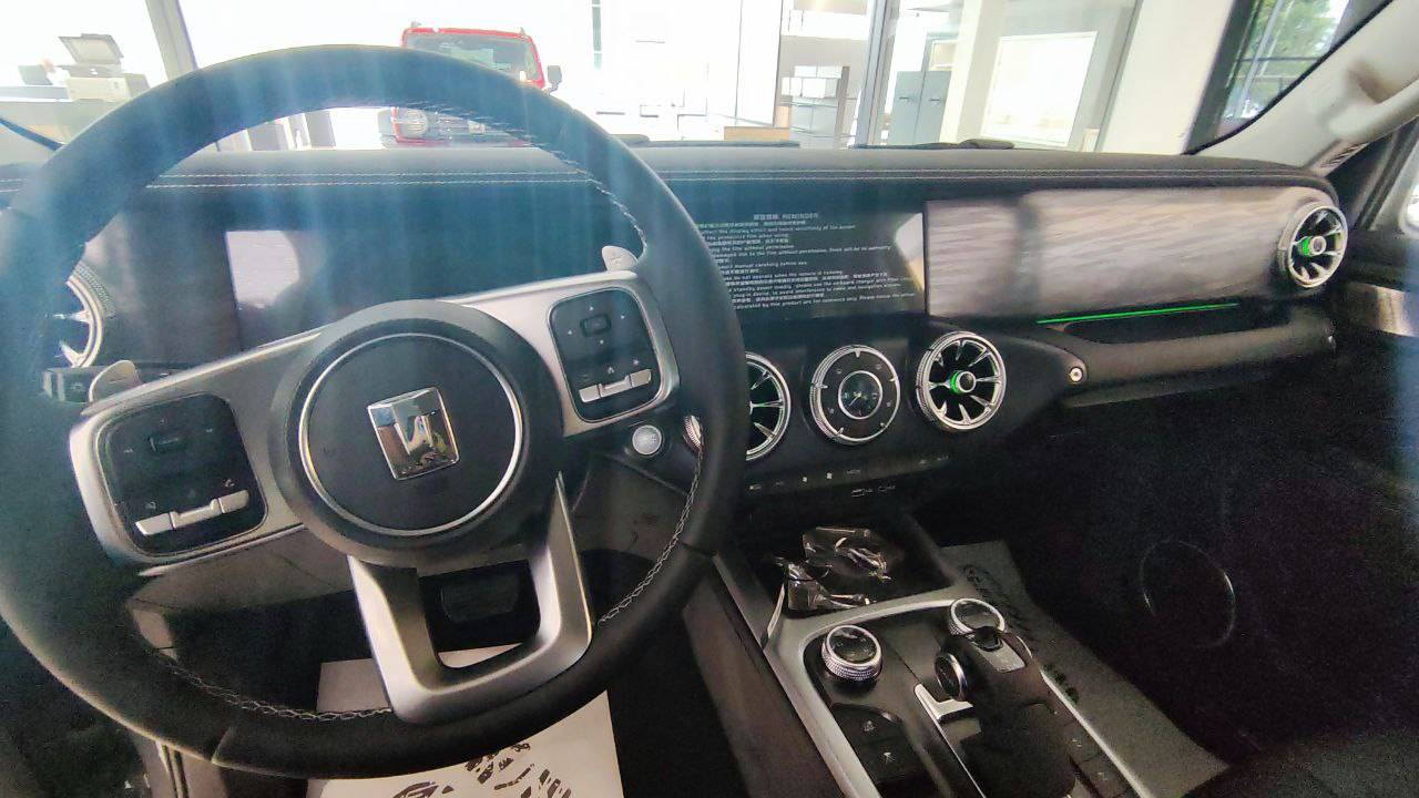 Tank 300 Premium 2.0 8AT 4WD