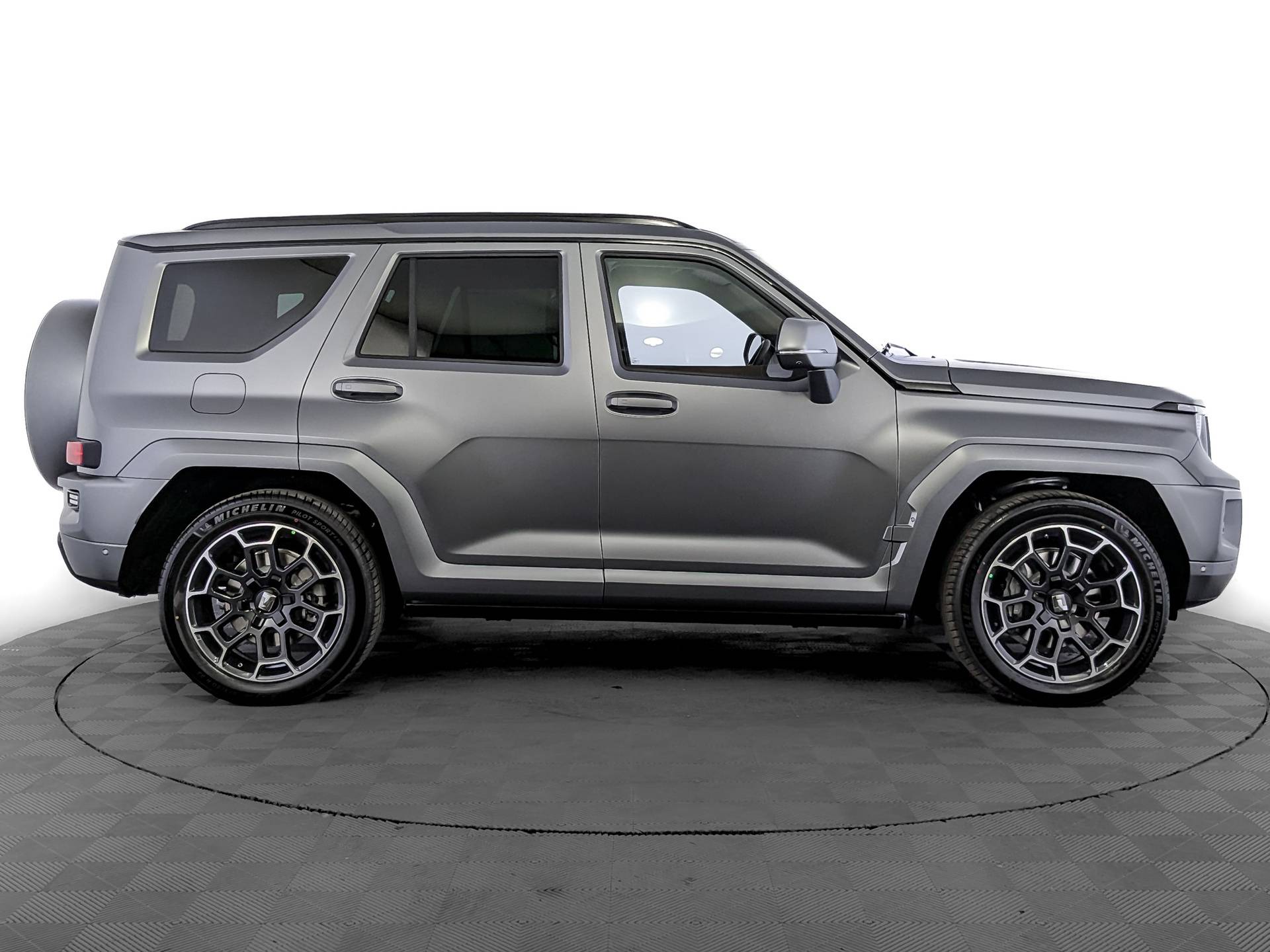 Tank 700 Hi-Performance 3.0 HEV 9AT 4WD