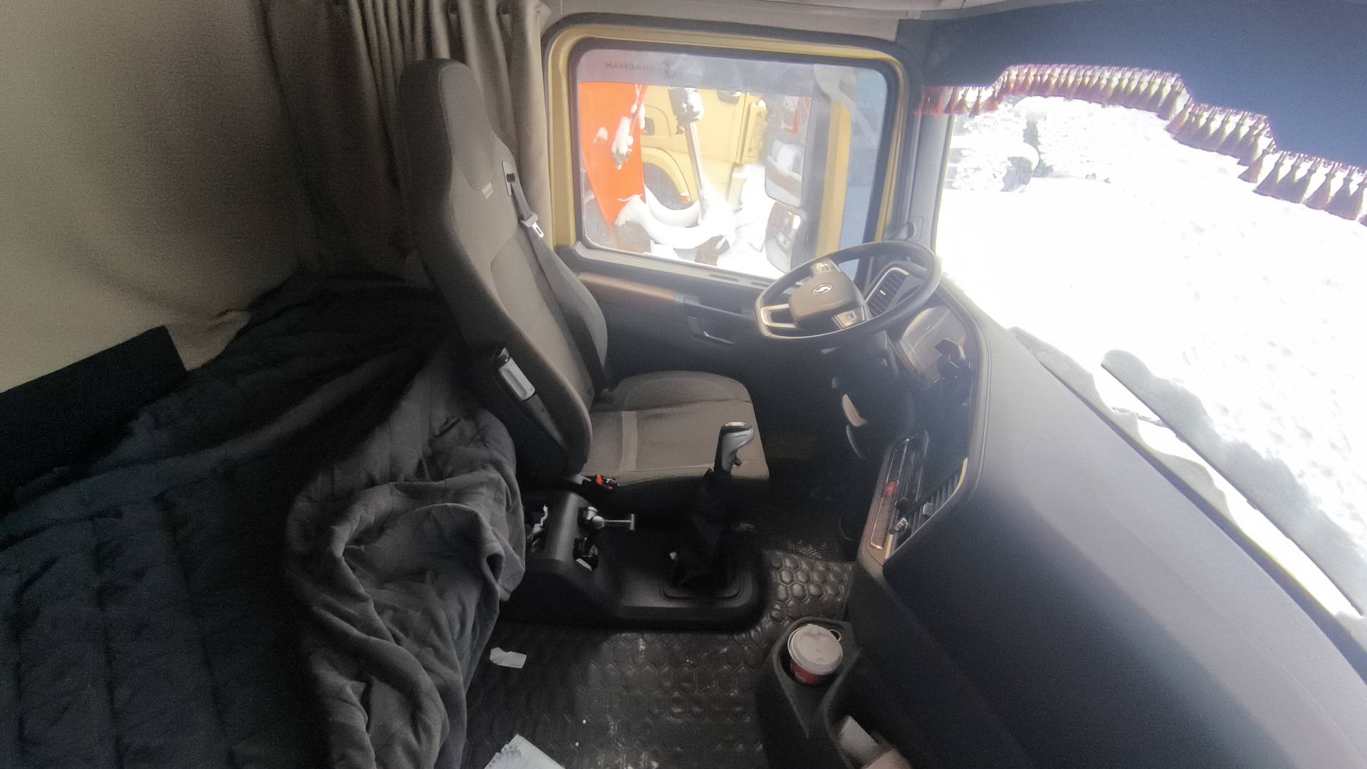 Shacman SX331863366,  117 098 км, 2023 года в лизинг