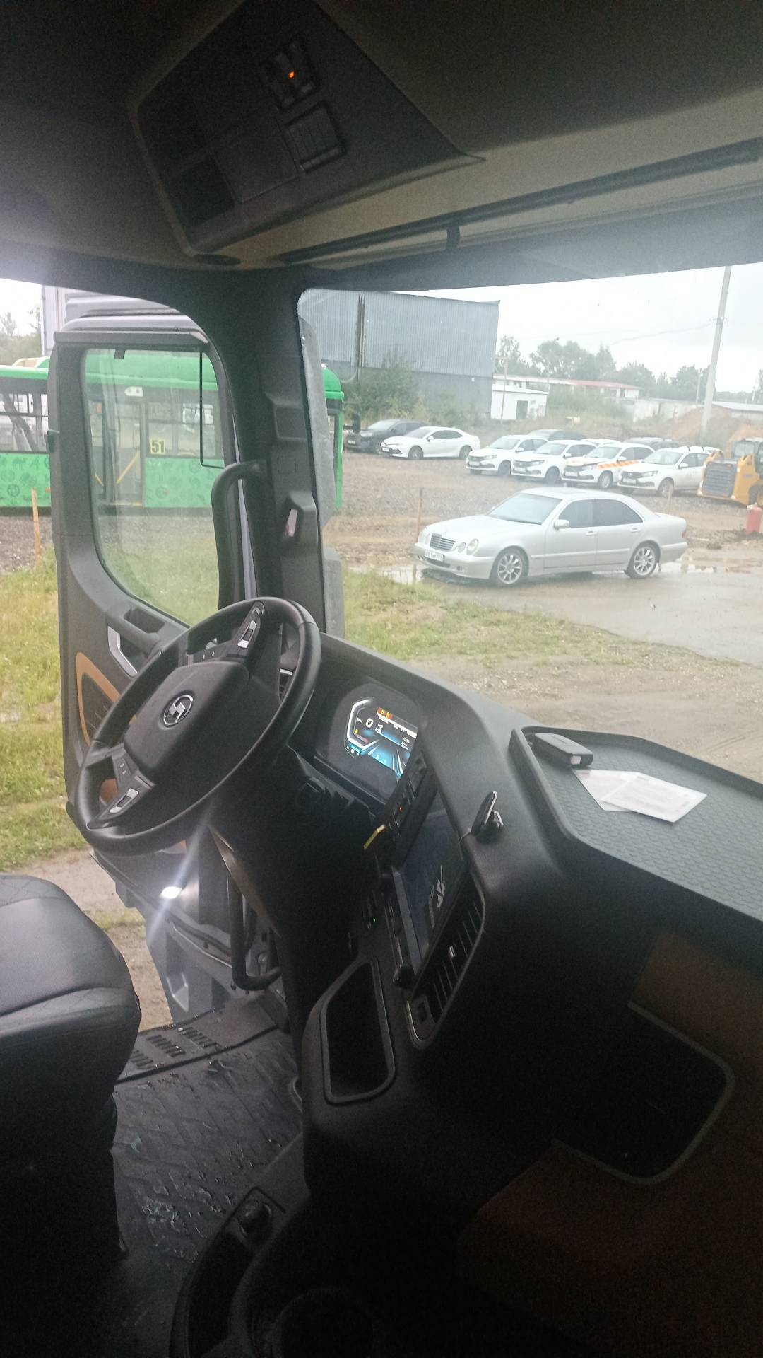 Shacman SX4188YY381,  153 697 км, 2023 года в лизинг