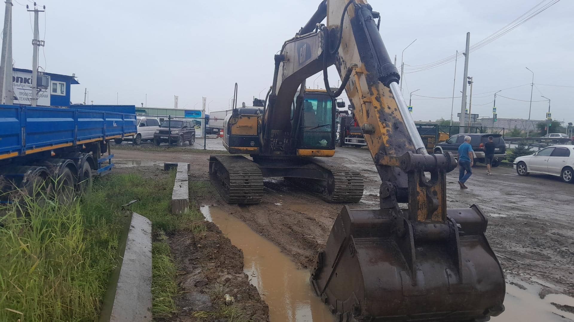 CATERPILLAR 330D2L, 2017 года