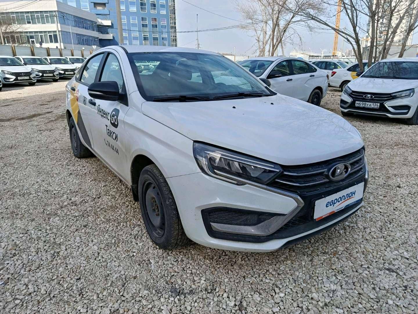 Lada Vesta седан,  124 860 км, 2023 года в лизинг