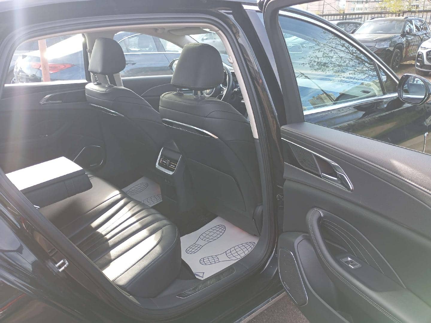 Hongqi H5,  71 255 км, 2024 года в лизинг