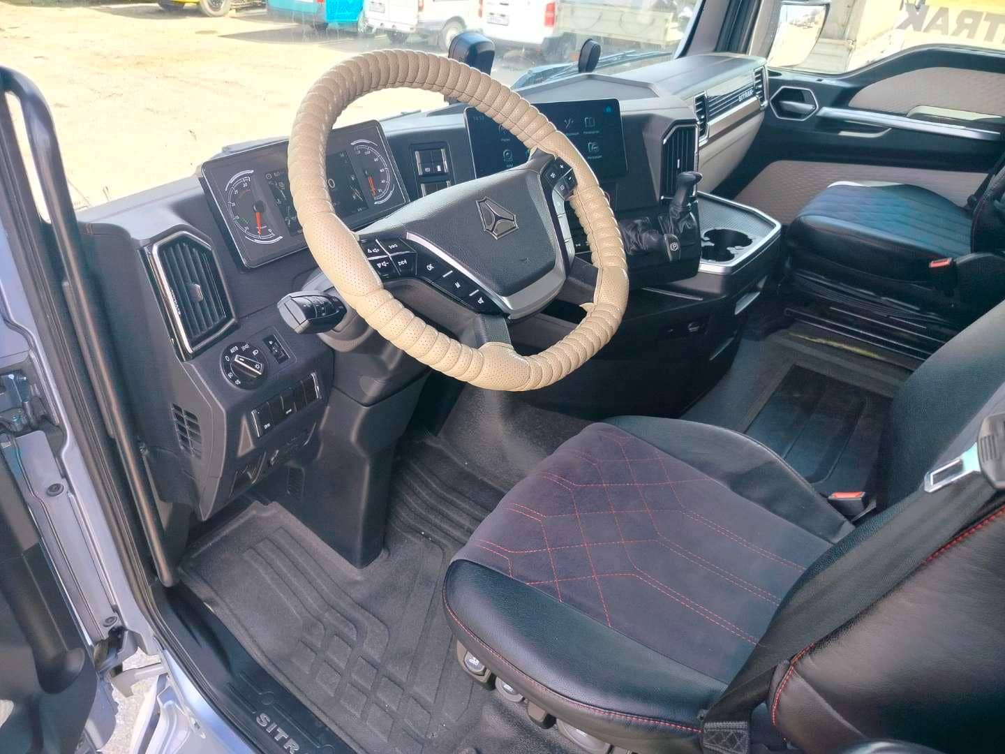 Sitrak С7Н MAX 6×4 ZZ4256V364HE,  150 867 км, 2023 года в лизинг