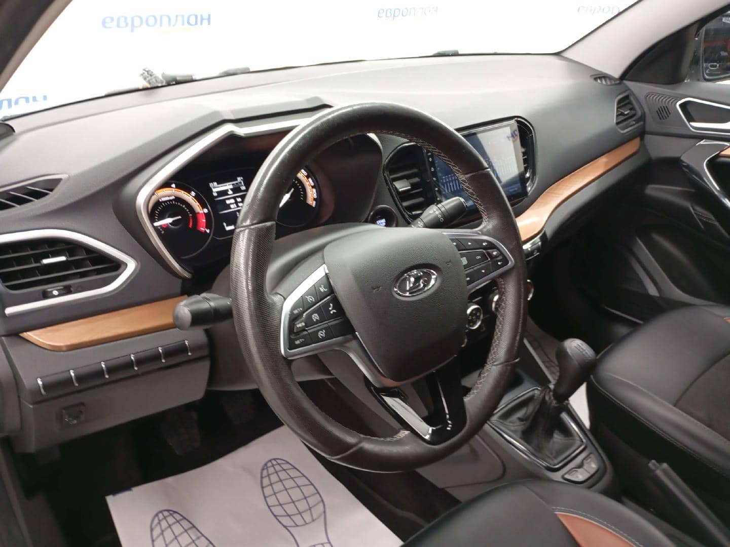 Lada Vesta Кросс,  99 489 км, 2023 года в лизинг