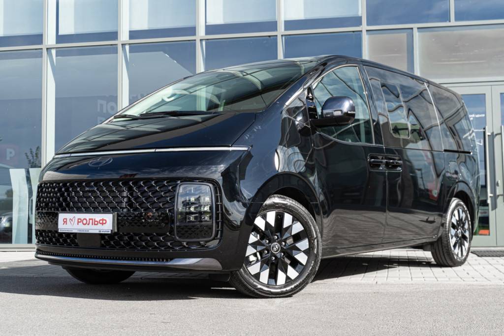 Hyundai Staria Luxe 2.2 CRDi 8AT 4WD