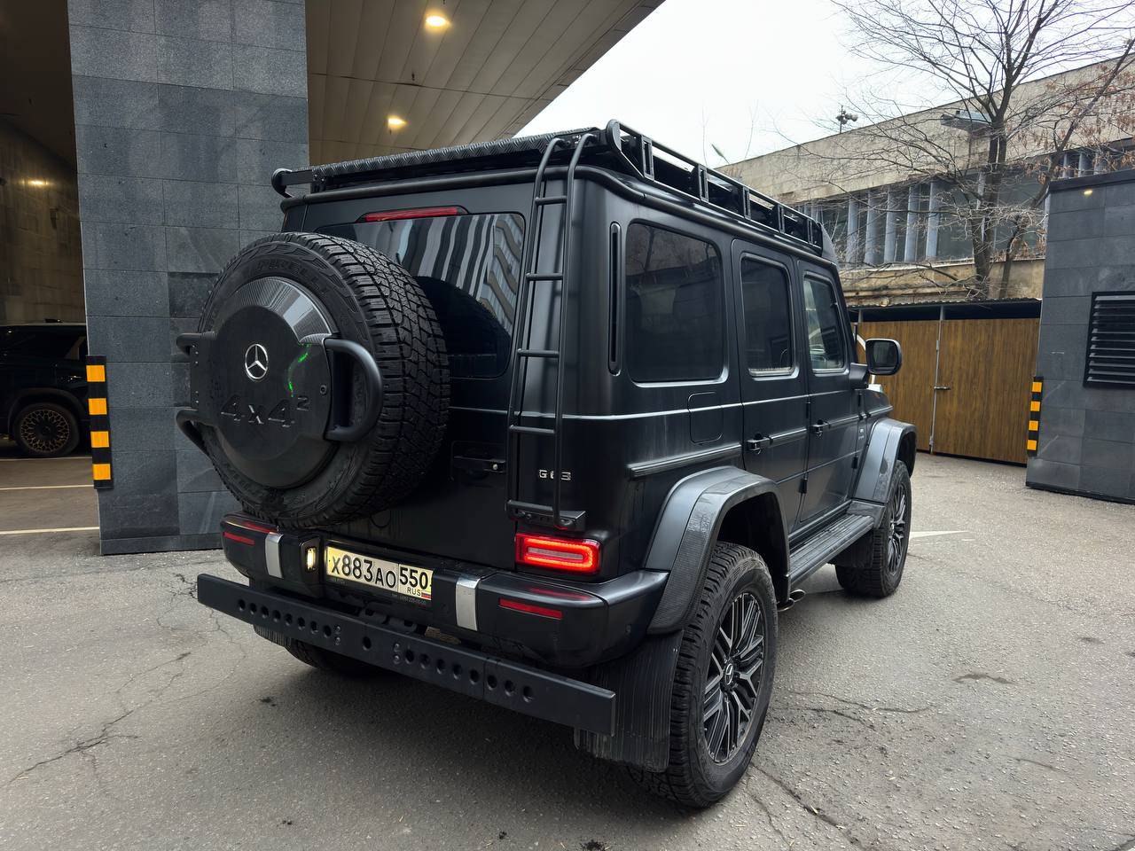 Mercedes-Benz G,  11 907 км, 2023 года в лизинг