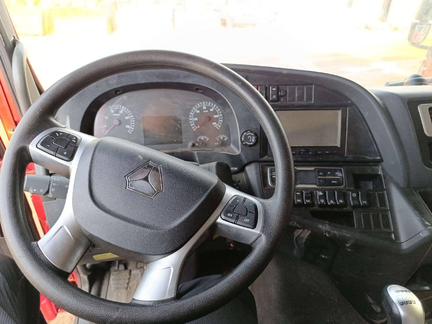 Sitrak ZZ3406V455ME,  24 266 км, 2024 года в лизинг