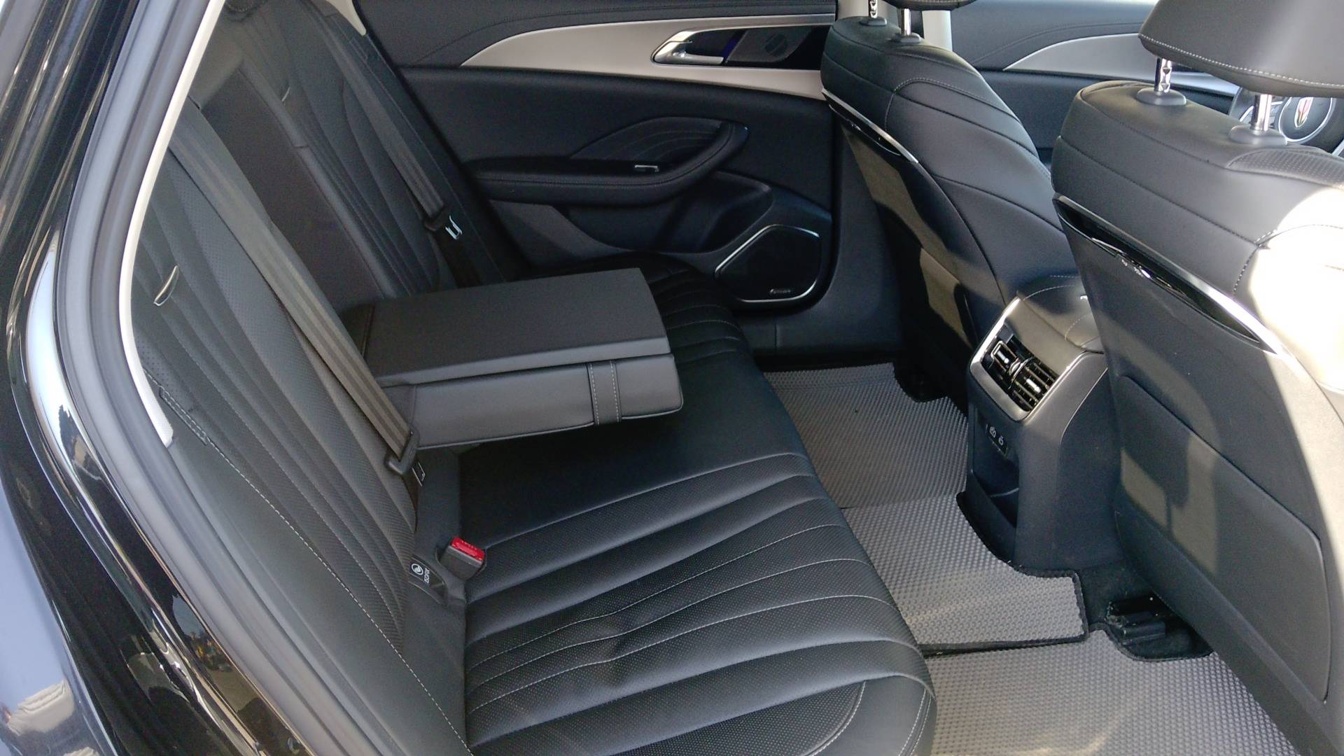 Hongqi H5,  109 855 км, 2024 года в лизинг