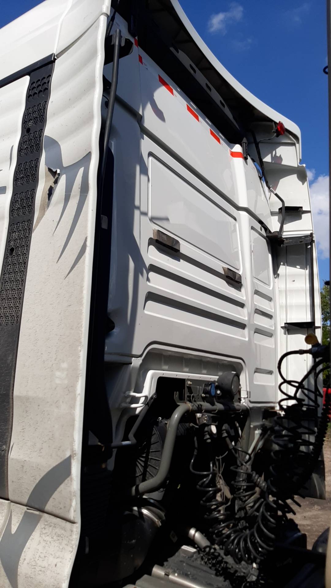 Sitrak C7H 4x2 ZZ4186V361HE,  331 140 км, 2023 года в лизинг