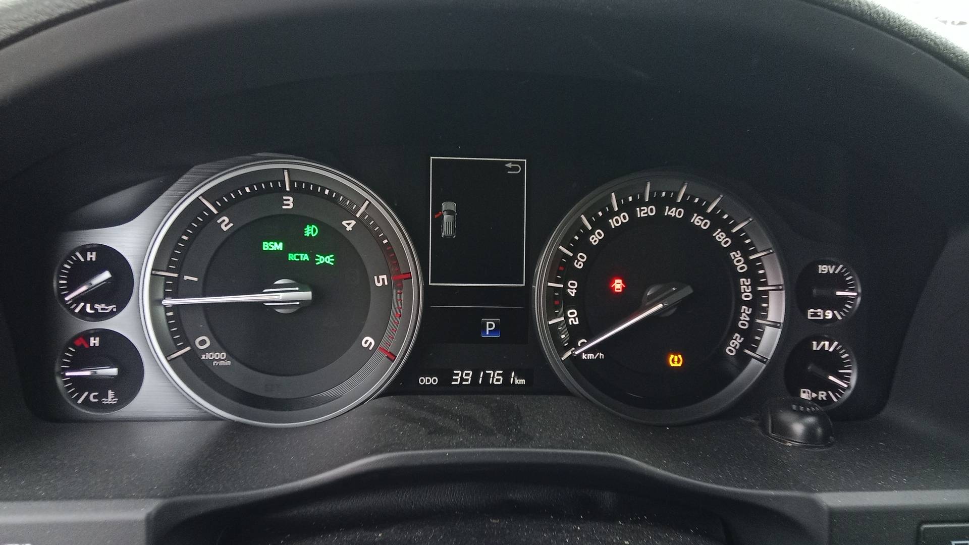 Toyota Land Cruiser 200,  391 755 км, 2018 года в лизинг