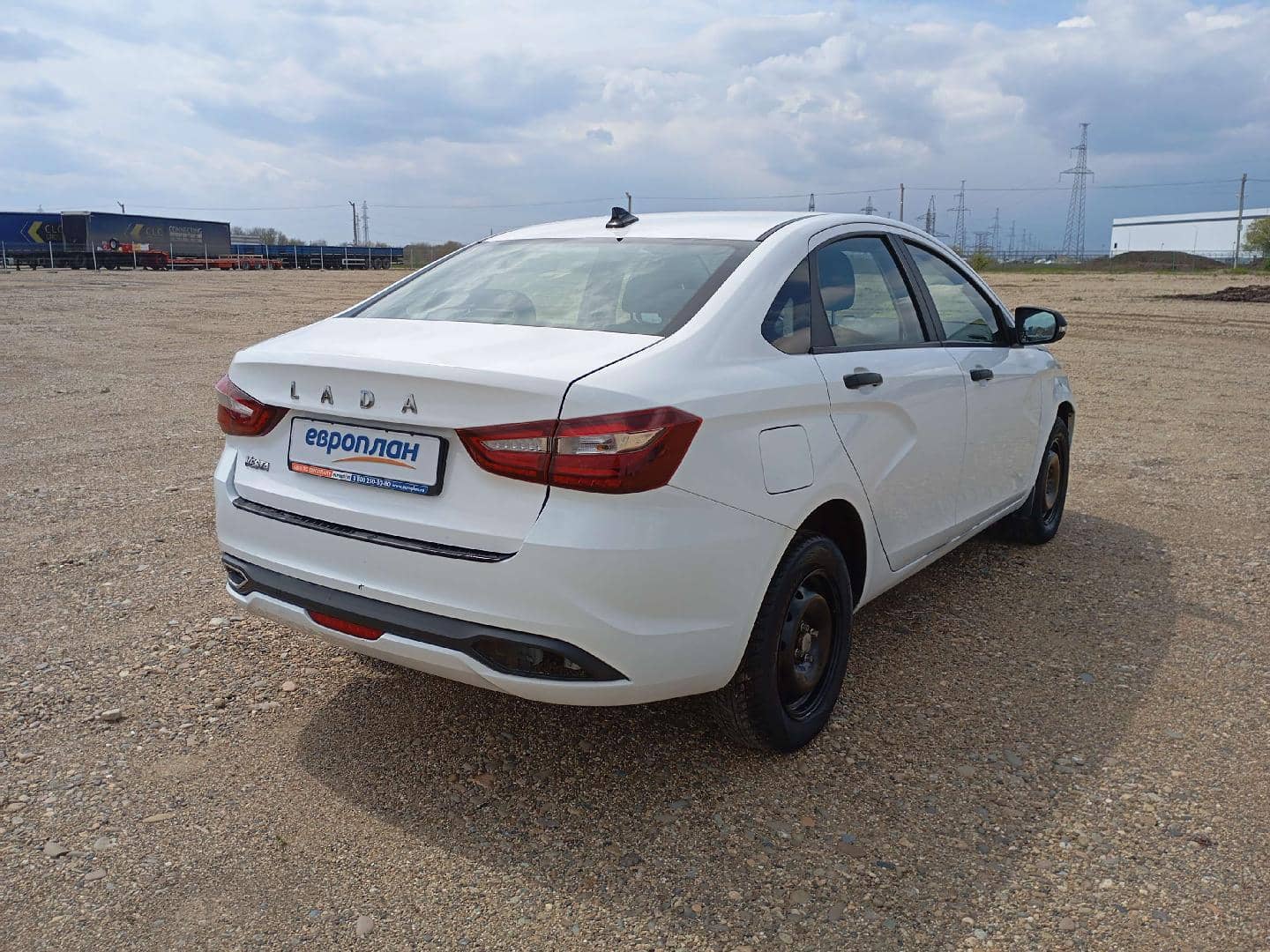 Lada Vesta седан,  130 000 км, 2023 года в лизинг
