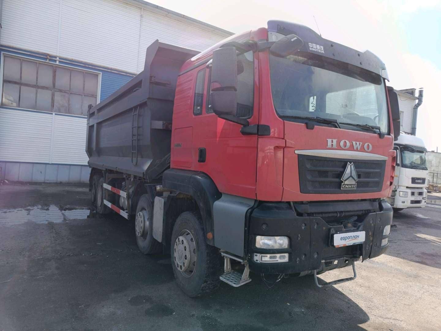 HOWO Sitrak C7H 8x4,  256 969 км, 2022 года в лизинг