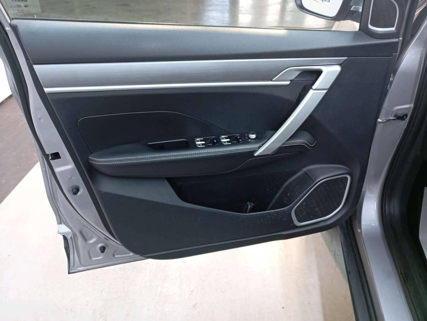 Geely Coolray,  81 810 км, 2023 года в лизинг