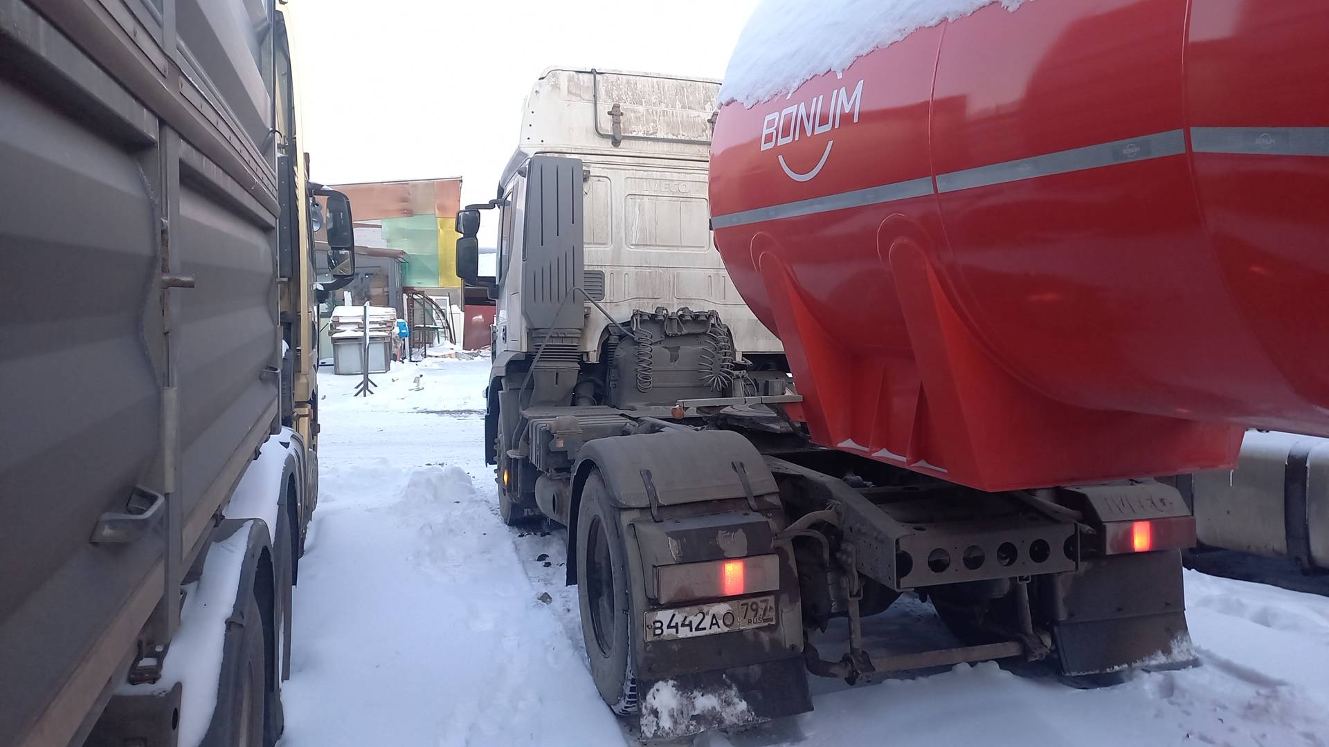 IVECO Stralis AT440S42T/P RR 4x2 (HI-ROAD),  870 000 км, 2018 года в лизинг