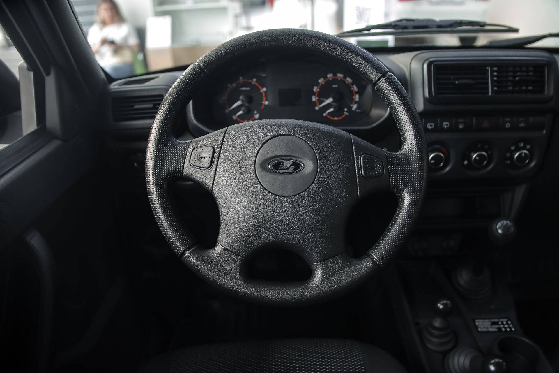 Lada Niva Legend Bronto Luxe'24 1.7 5MT