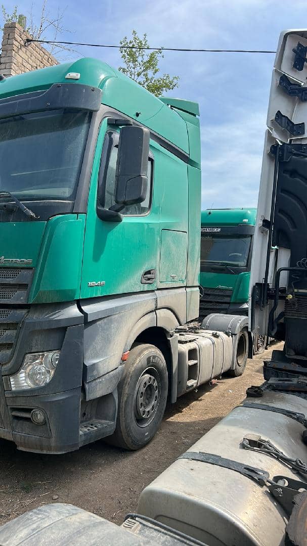 Mercedes-Benz Actros 5 1845 LS 4x2 (BigSpace),  99 999 км, 2015 года