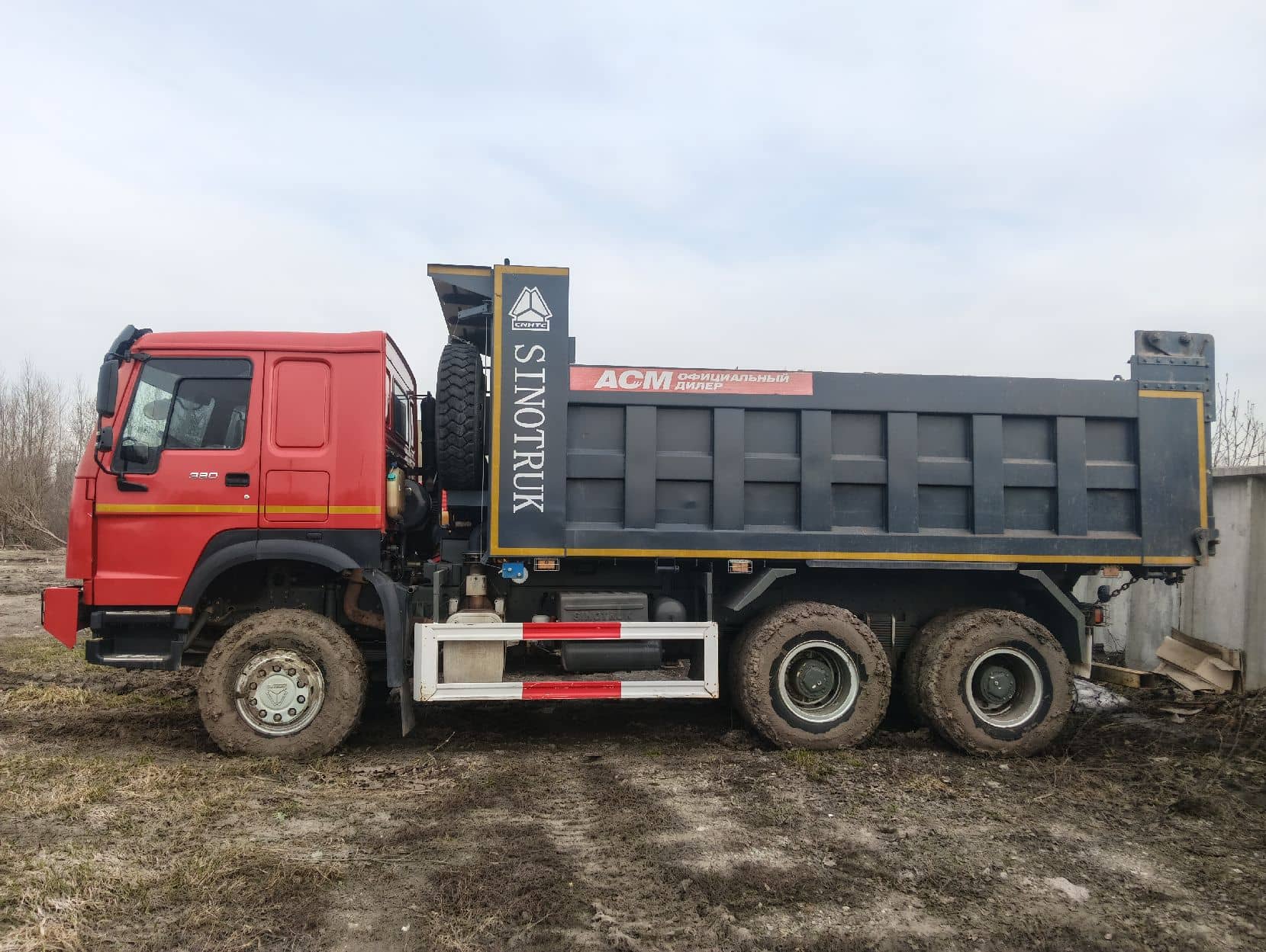 HOWO ZZ3327S3857E 6х6,  22 971 км, 2022 года