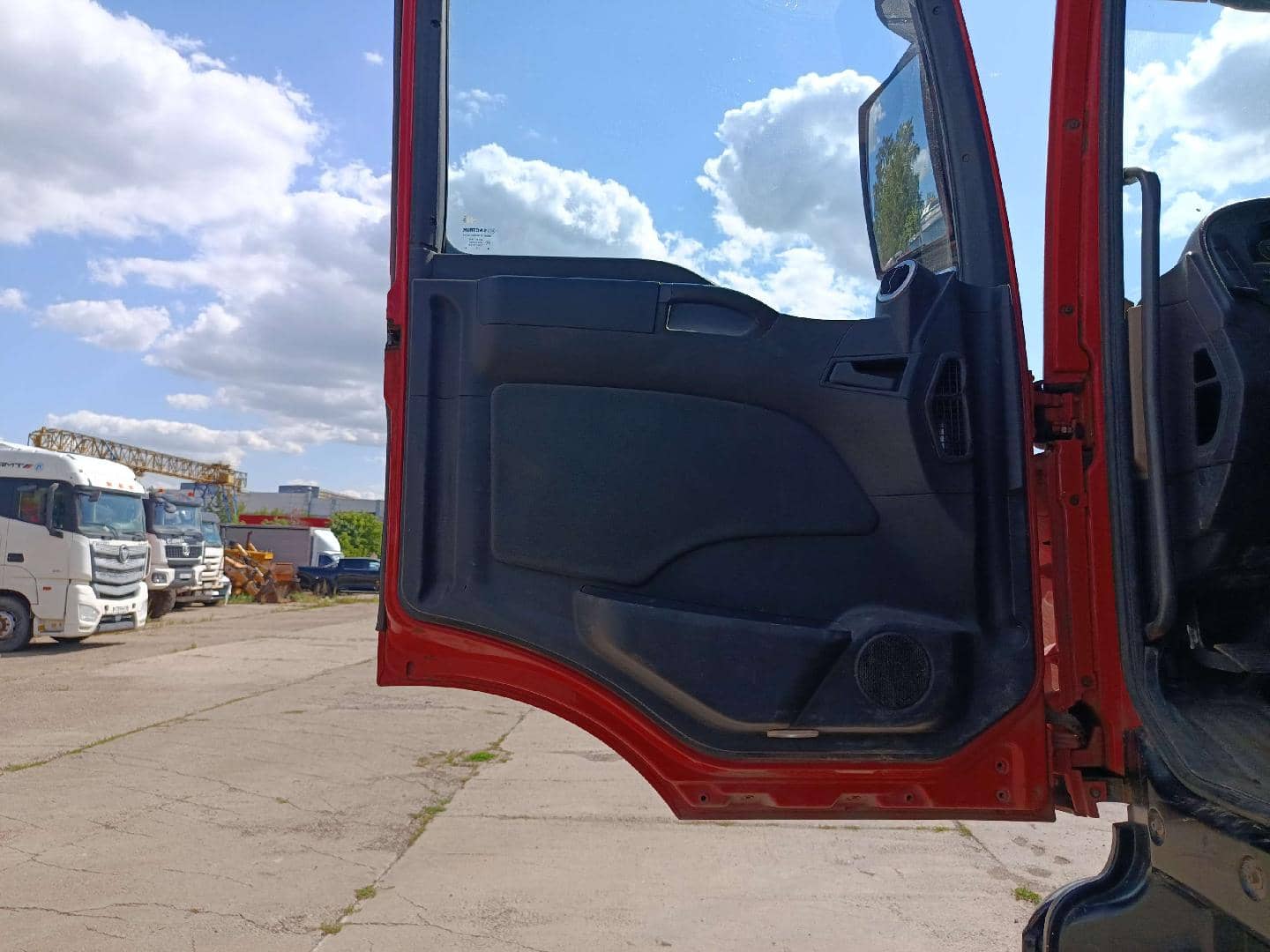 HOWO ZZ3317V386GE1 8х4,  184 833 км, 2021 года в лизинг
