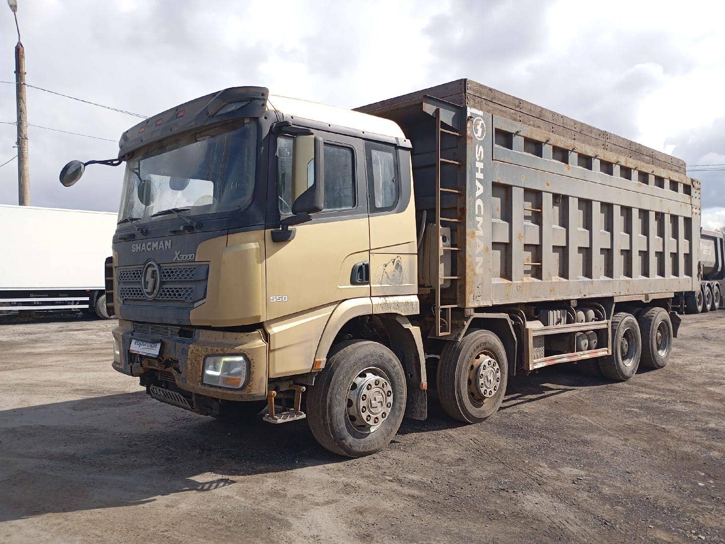 Shacman SX331863366 (скальный кузов)